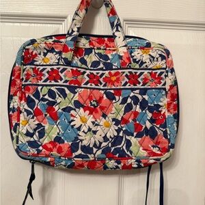 Vera Bradley Tablet iPad Bag Zipper Floral Cassidy Summer Cottage
Lizzy